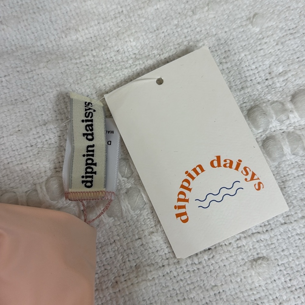NWT‎ Dippin Daisys Britney Bikini Top in Peach Soze XL - Picture 4 of 9